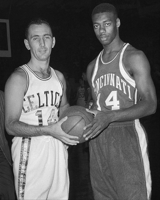 届赛事的一 届赛事的一