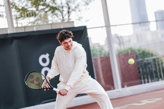 推动了网球 推动了网球